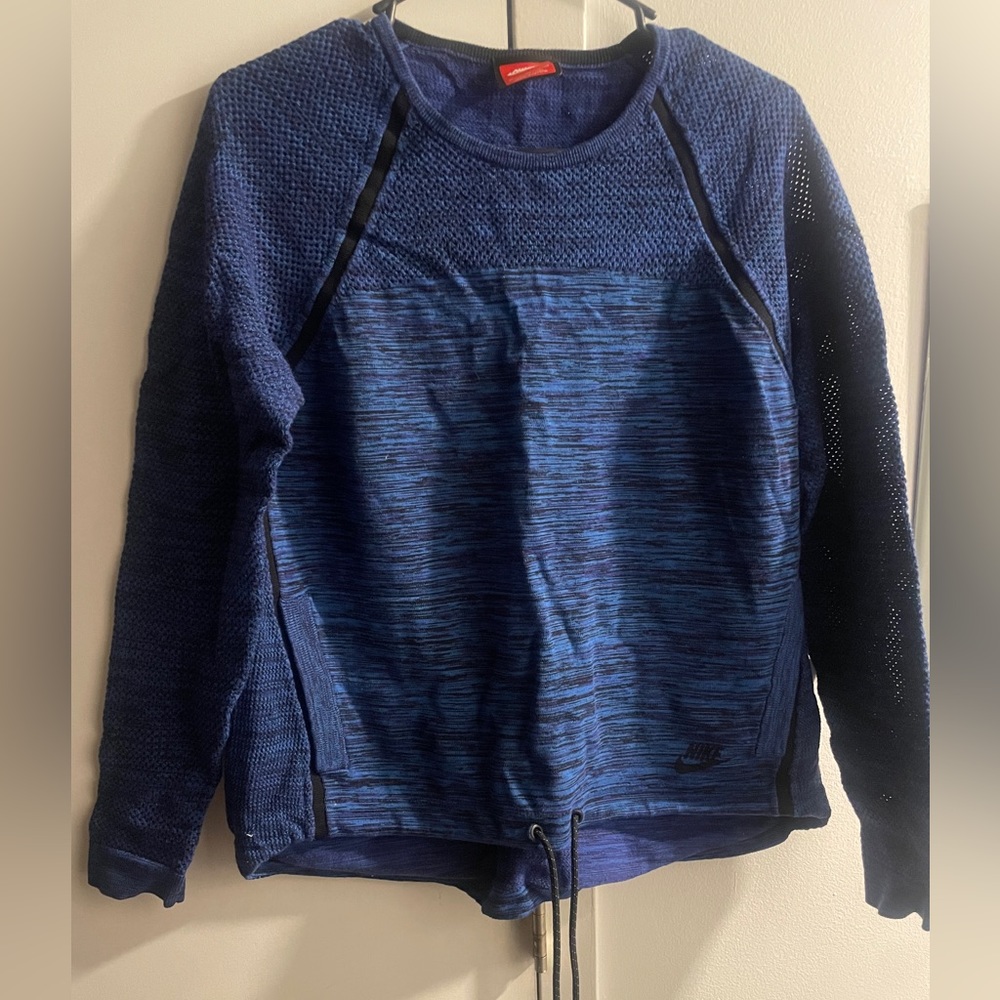 Nike top size medium